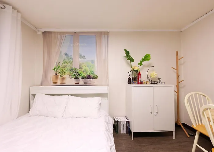 Apartamento Bts Theme 2br Near Sinchon Station '4pax' 1min To Sinchon Street