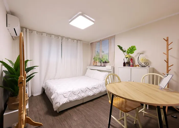 Apartamento Bts Theme 2br Near Sinchon Station '4pax' 1min To Sinchon Street Seúl