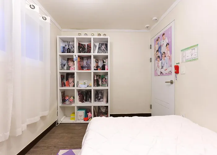 Bts Theme 2br Near Sinchon Station '4pax' 1min To Sinchon Street * Seúl