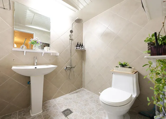 Bts Theme 2br Near Sinchon Station '4pax' 1min To Sinchon Street *