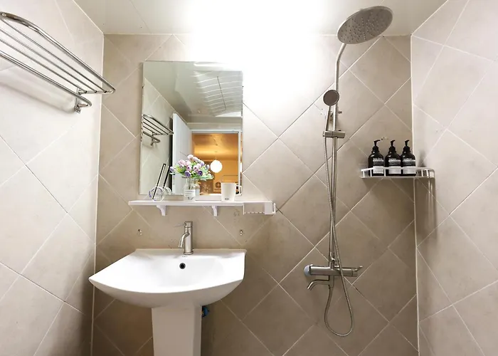 Bts Theme 2br Near Sinchon Station '4pax' 1min To Sinchon Street Seúl
