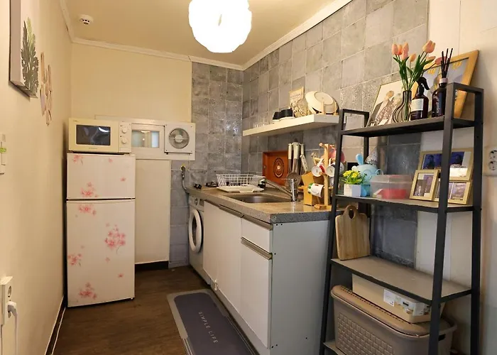 Apartamento Bts Theme 2br Near Sinchon Station '4pax' 1min To Sinchon Street