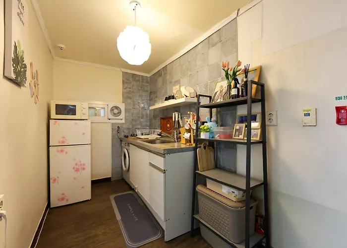 Bts Theme 2br Near Sinchon Station '4pax' 1min To Sinchon Street Apartamento *