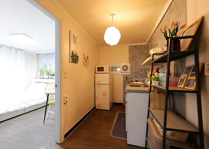 Apartamento Bts Theme 2br Near Sinchon Station '4pax' 1min To Sinchon Street Seúl