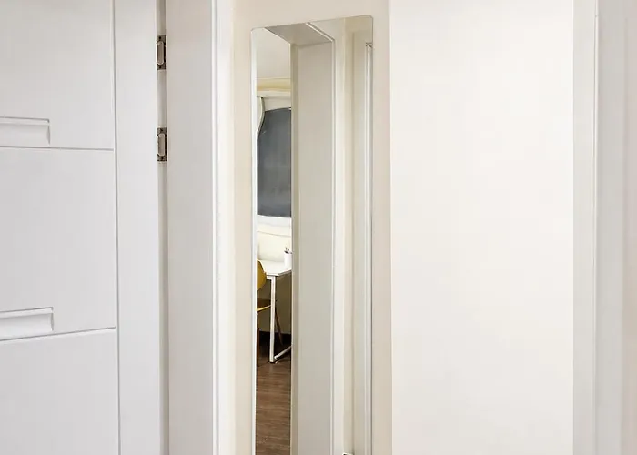 Apartamento Bts Theme 2br Near Sinchon Station '4pax' 1min To Sinchon Street Seul