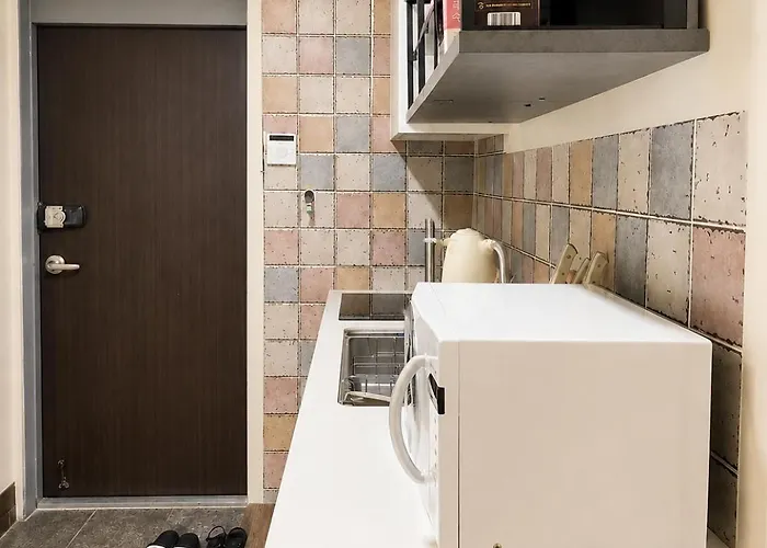 Bts Theme 2br Near Sinchon Station '4pax' 1min To Sinchon Street *