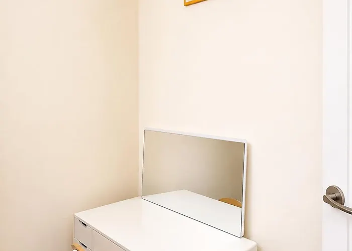 Appartement Bts Theme 2br Near Sinchon Station '4pax' 1min To Sinchon Street Seoel