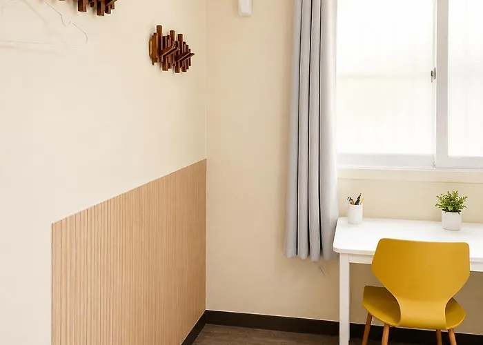 Bts Theme 2br Near Sinchon Station '4pax' 1min To Sinchon Street *