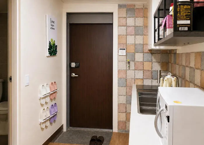 Bts Theme 2br Near Sinchon Station '4pax' 1min To Sinchon Street Seoel