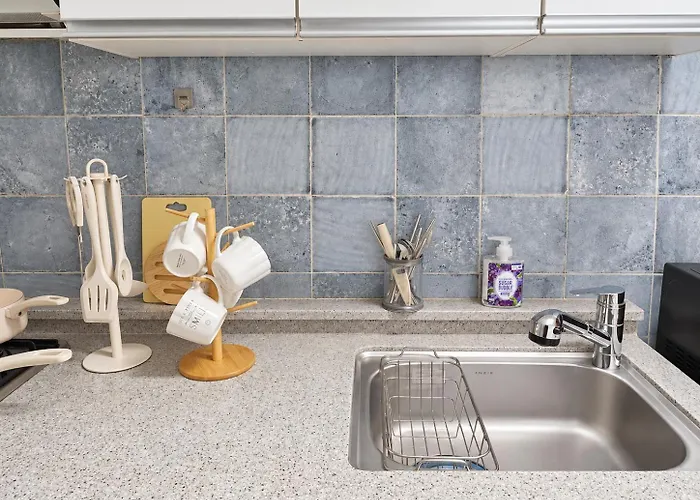 Bts Theme 2br Near Sinchon Station '4pax' 1min To Sinchon Street