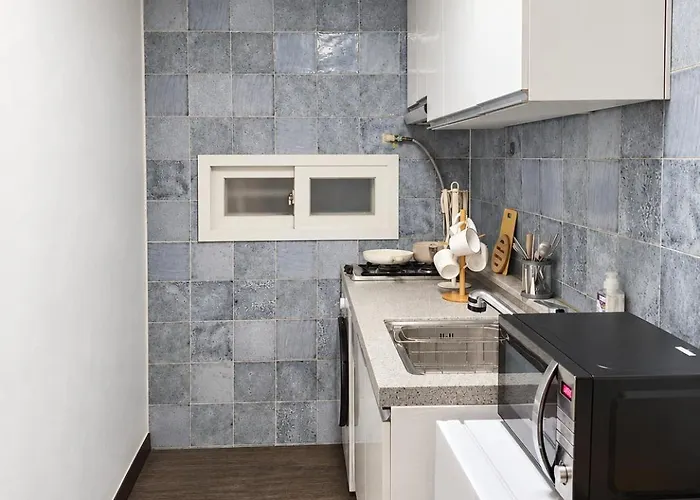 Bts Theme 2br Near Sinchon Station '4pax' 1min To Sinchon Street Appartement *