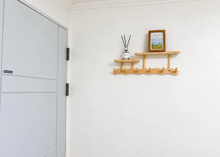 Bts Theme 2br Near Sinchon Station '4pax' 1min To Sinchon Street *